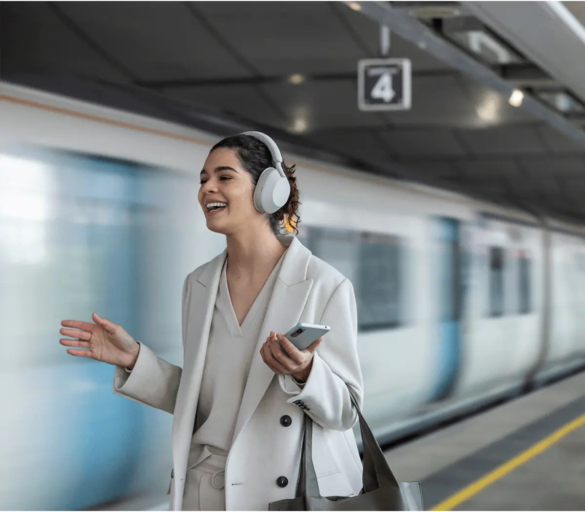 אוזניות Sony WH-1000XM5 Midnight Blue אוזניות קשת אלחוטיות עם ANC וסאונד עשיר – תמונה 6